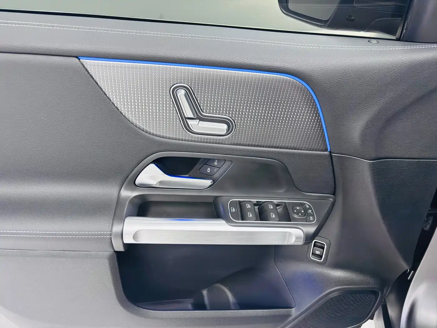 Mercedes-Benz GLB 2020 Facelift GLB 200 Dynamic фото 13