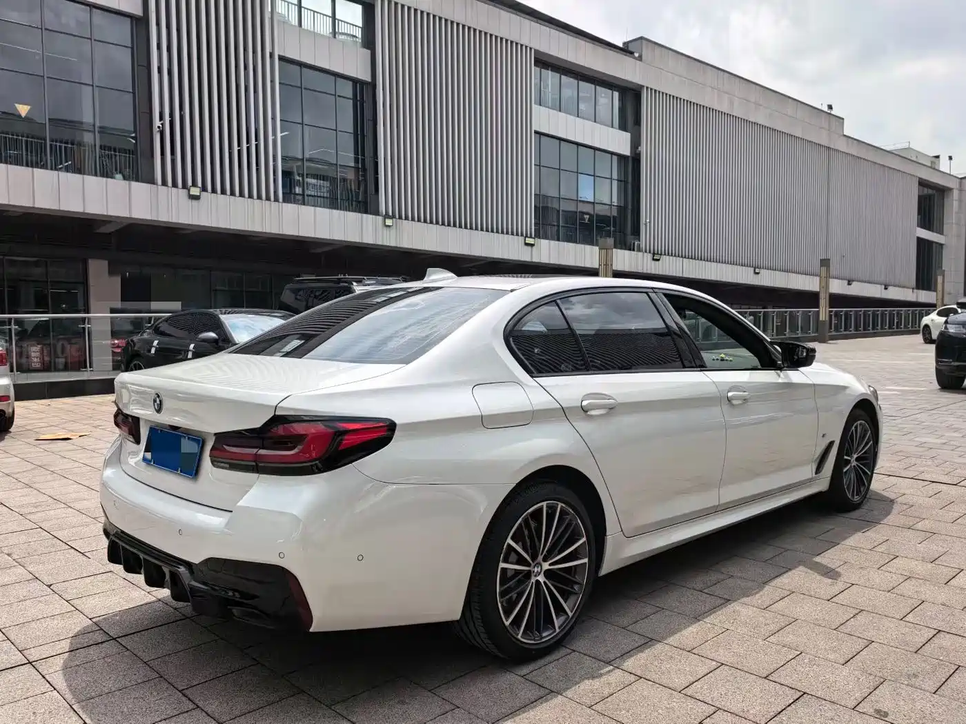BMW 5-SERIES