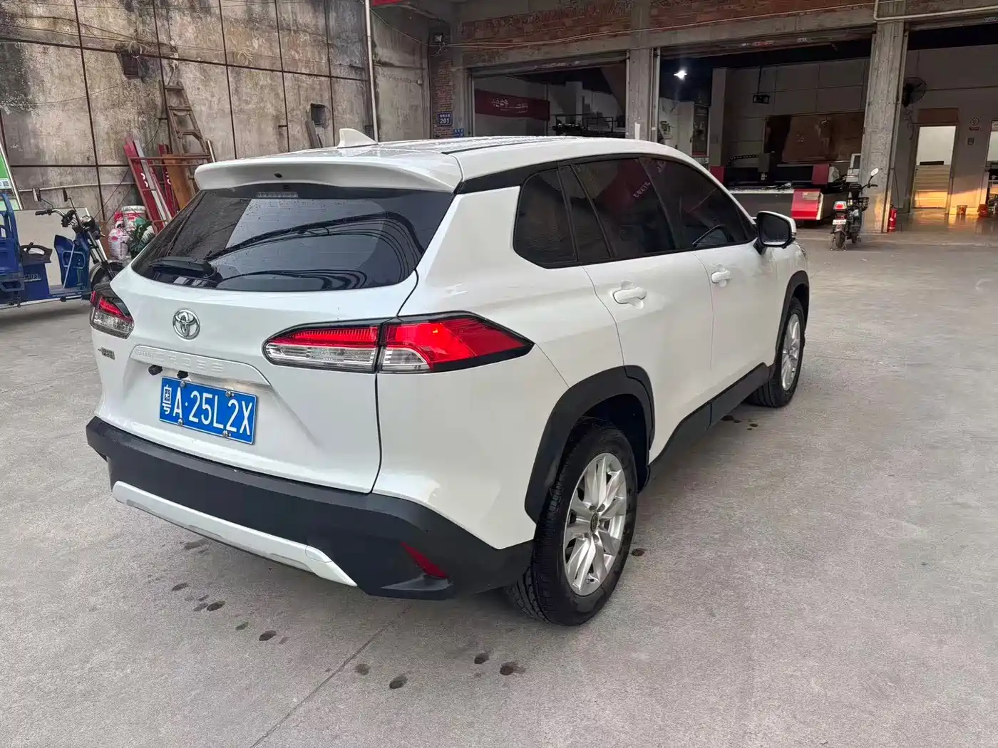 Toyota Corolla Cross 2023 2.0L Pioneer Edition фото 3