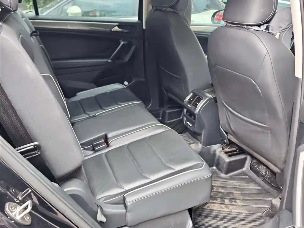 Volkswagen Tiguan L 2021 380TSI Automatic 4WD R-Line Flagship 7-seater фото 9