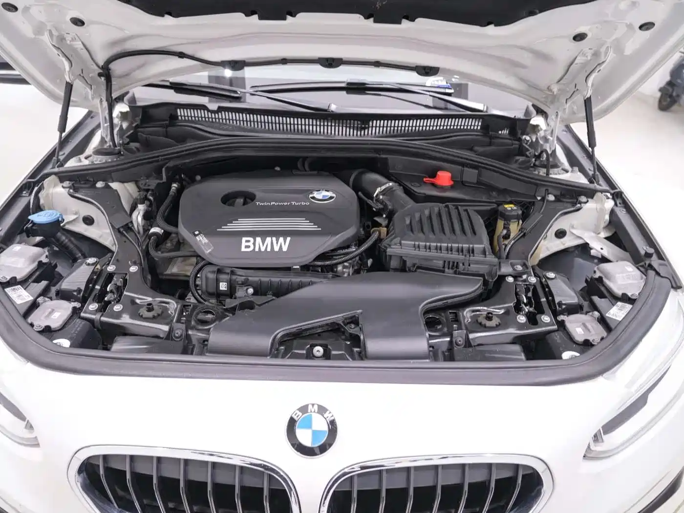 BMW 1 Series 2018 118i Sport Edition фото 26