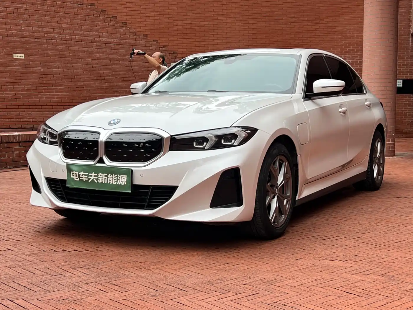 BMW i3 2022 eDrive 35 L