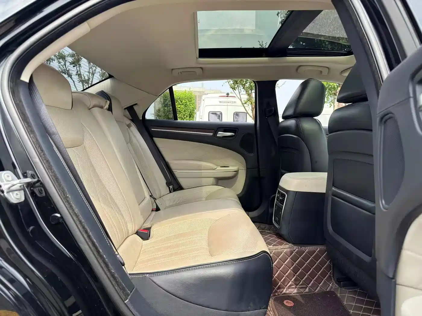 Chrysler 300C (Import) 2018 2016 3.0L Beyond Edition