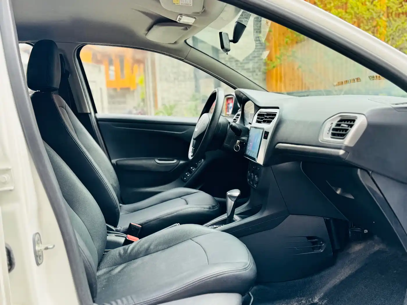 Peugeot 301 2016 1.6L Auto Comfort Edition фото 13