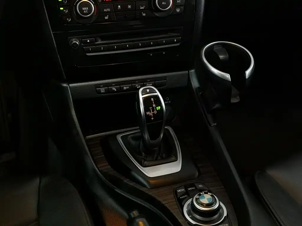 BMW X1 2014 xDrive20i X Design Package фото 13