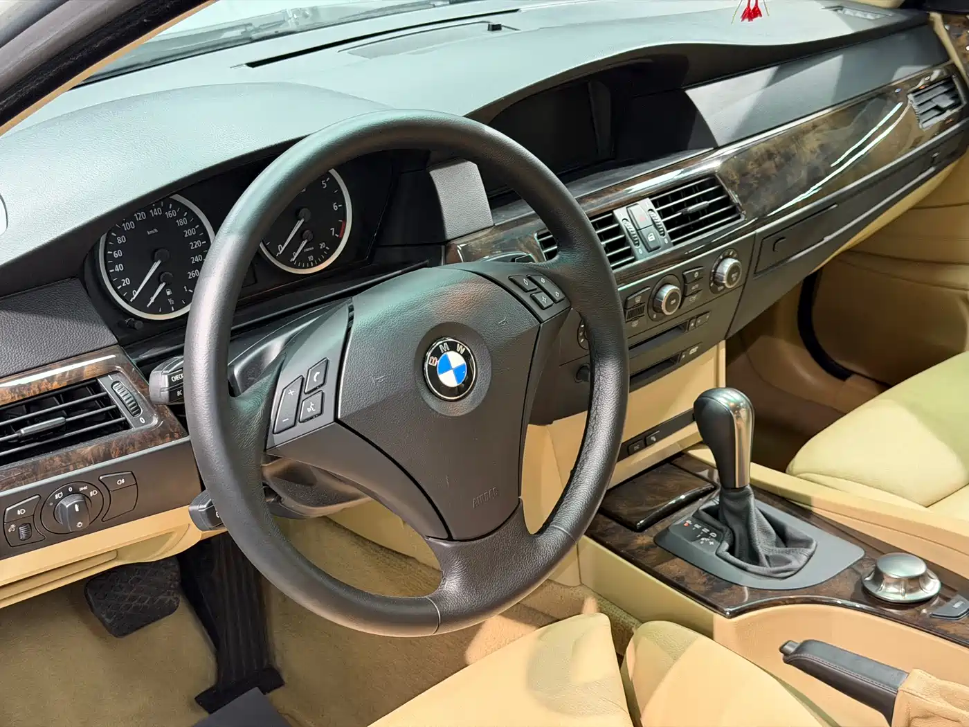 BMW 5 Series 2005 Model 530i фото 9