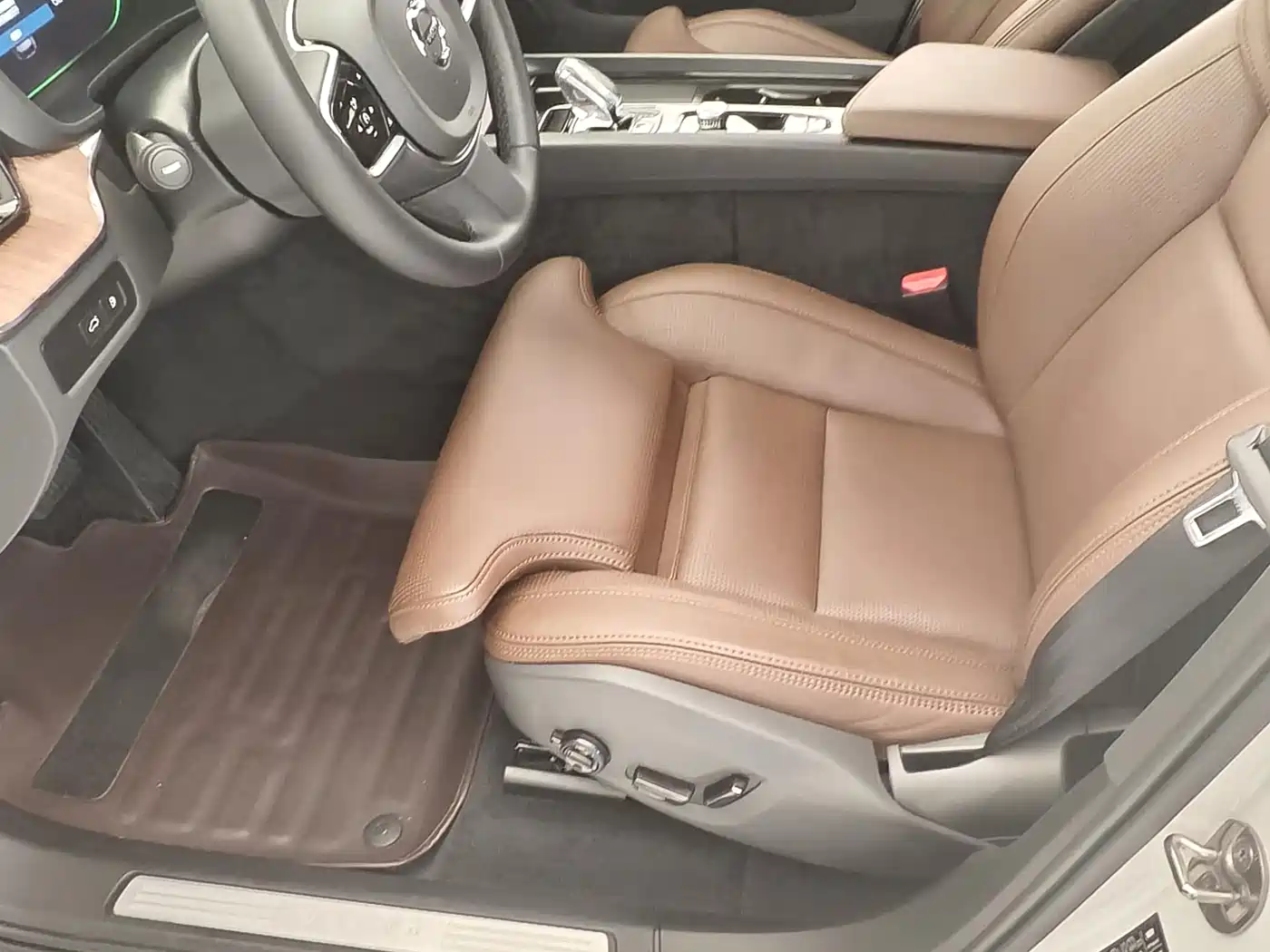 VOLVO XC60 PLUG IN HYBRID