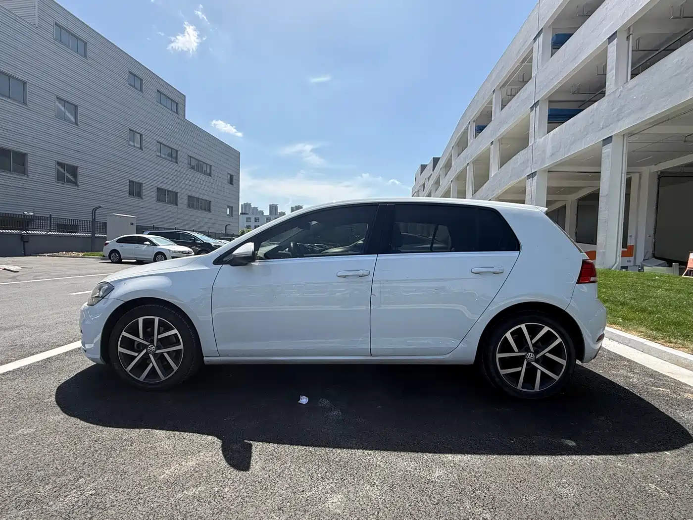 Volkswagen Golf 2020 Beloved Edition 200TSI DSG Comfort фото 9