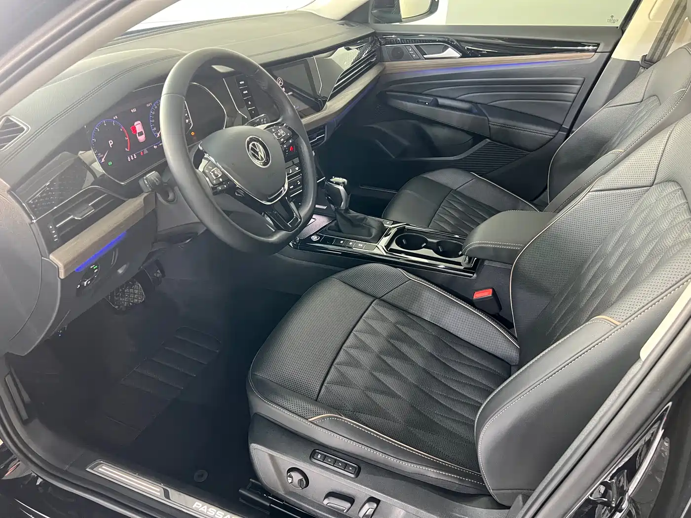 Volkswagen Passat 2020 Facelift 330TSI Luxury China VI фото 9