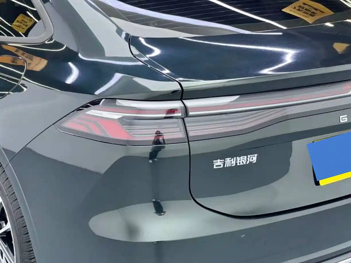 Geely Galaxy Galaxy A7 2025 2025 EM-i 70km Luxury Edition