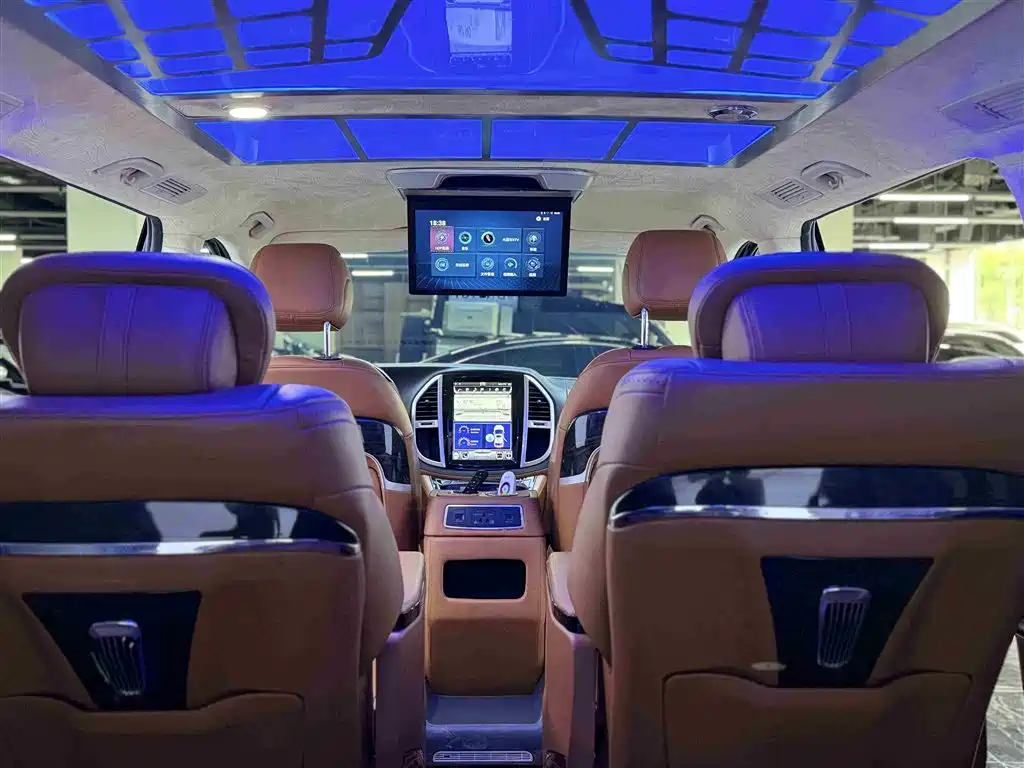 Mercedes-Benz Vito 2018 2.0T Business Edition China VI фото 20