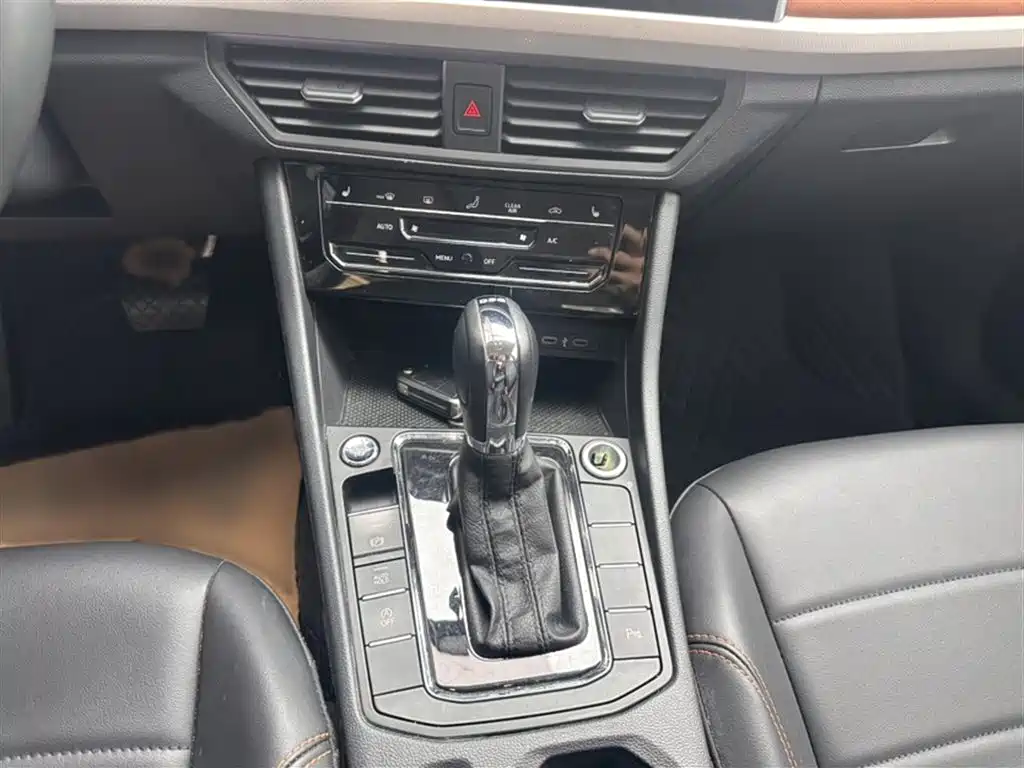 Volkswagen Bora 2023 200TSI DSG Yuexing PRO Edition фото 9