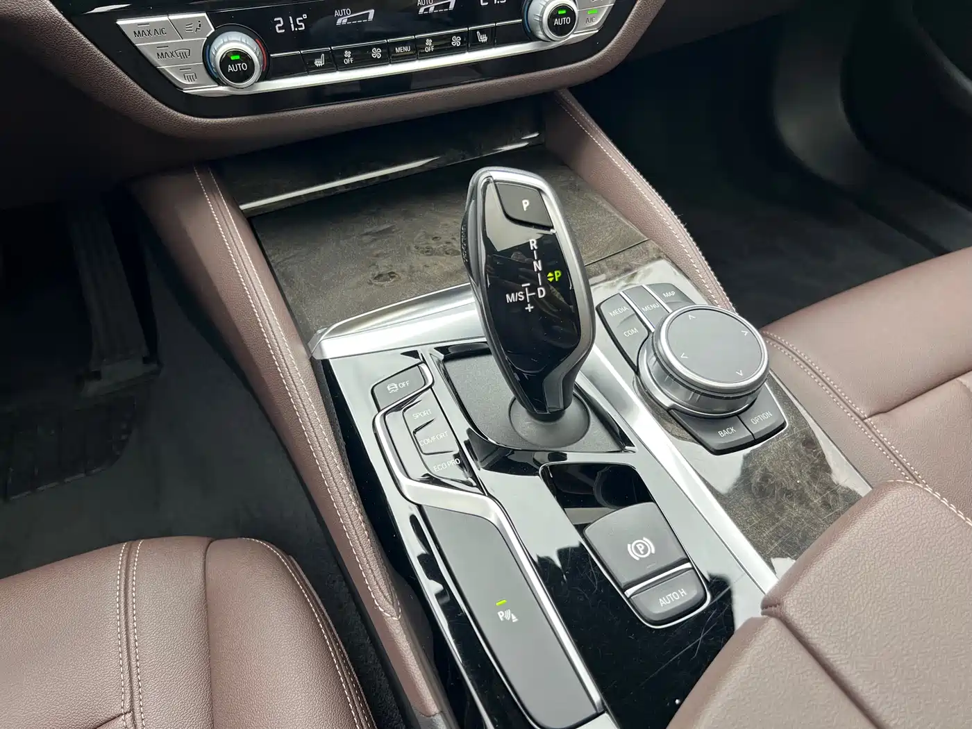 BMW 5 Series 2020 525Li M Sport Package фото 19