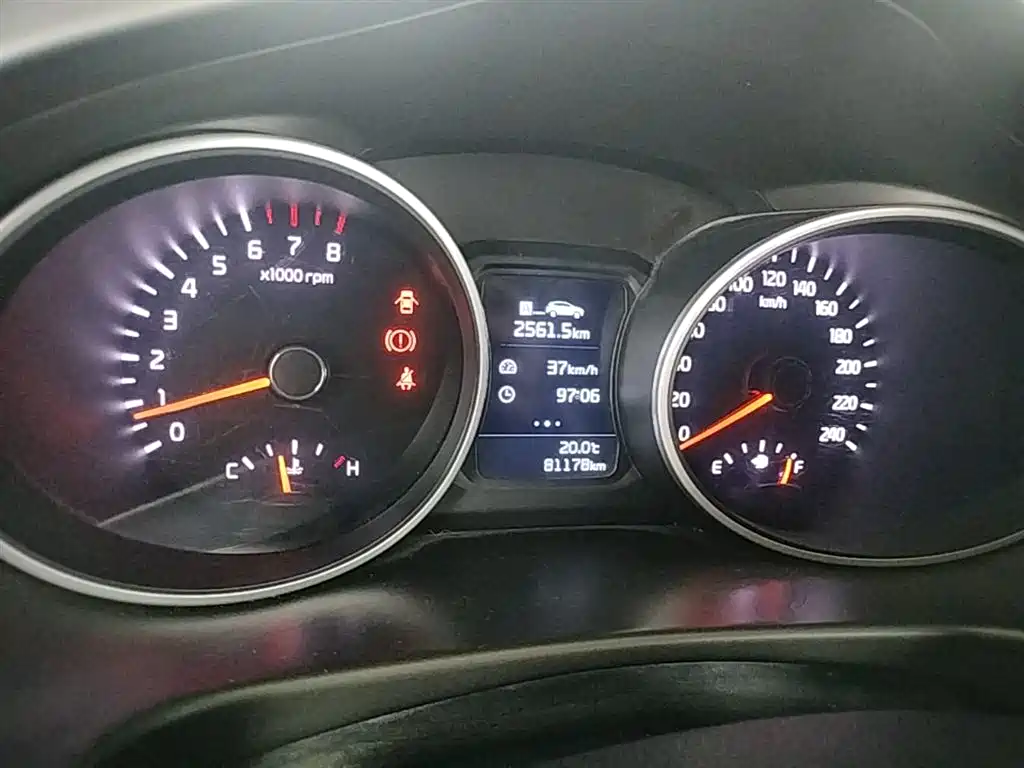 Kia Sportage 2016 2.0L Manual 2WD GL фото 12