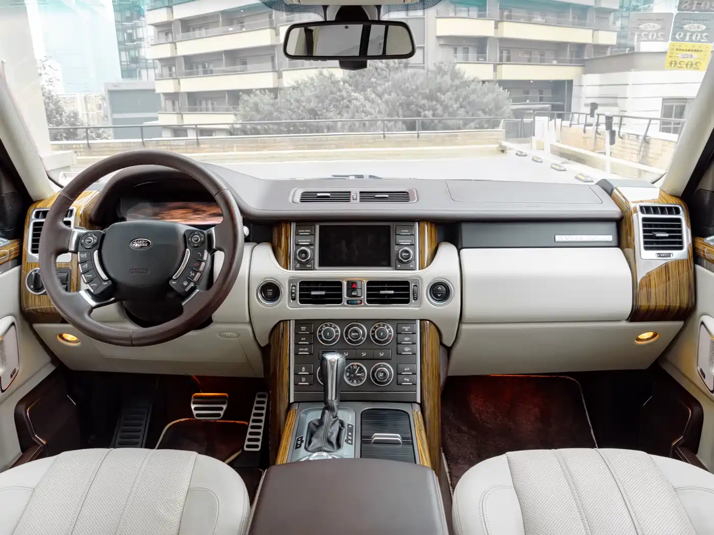Land Rover Range Rover 2012 5.0 SC V8 Ultimate Genesis Collector's Edition фото 4