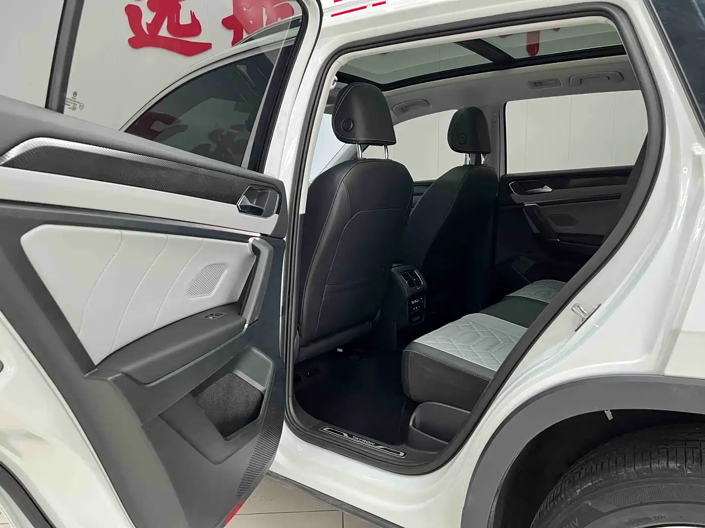 Volkswagen Tayron 2023 280TSI 2WD Luxury Plus Advanced Edition фото 14