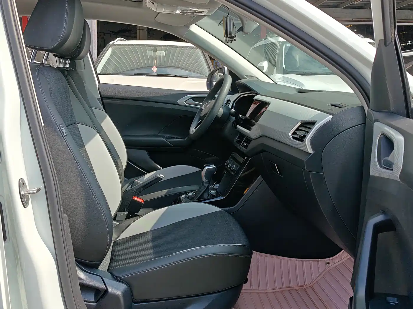 VOLKSWAGEN EXPLORING THE SHADOW