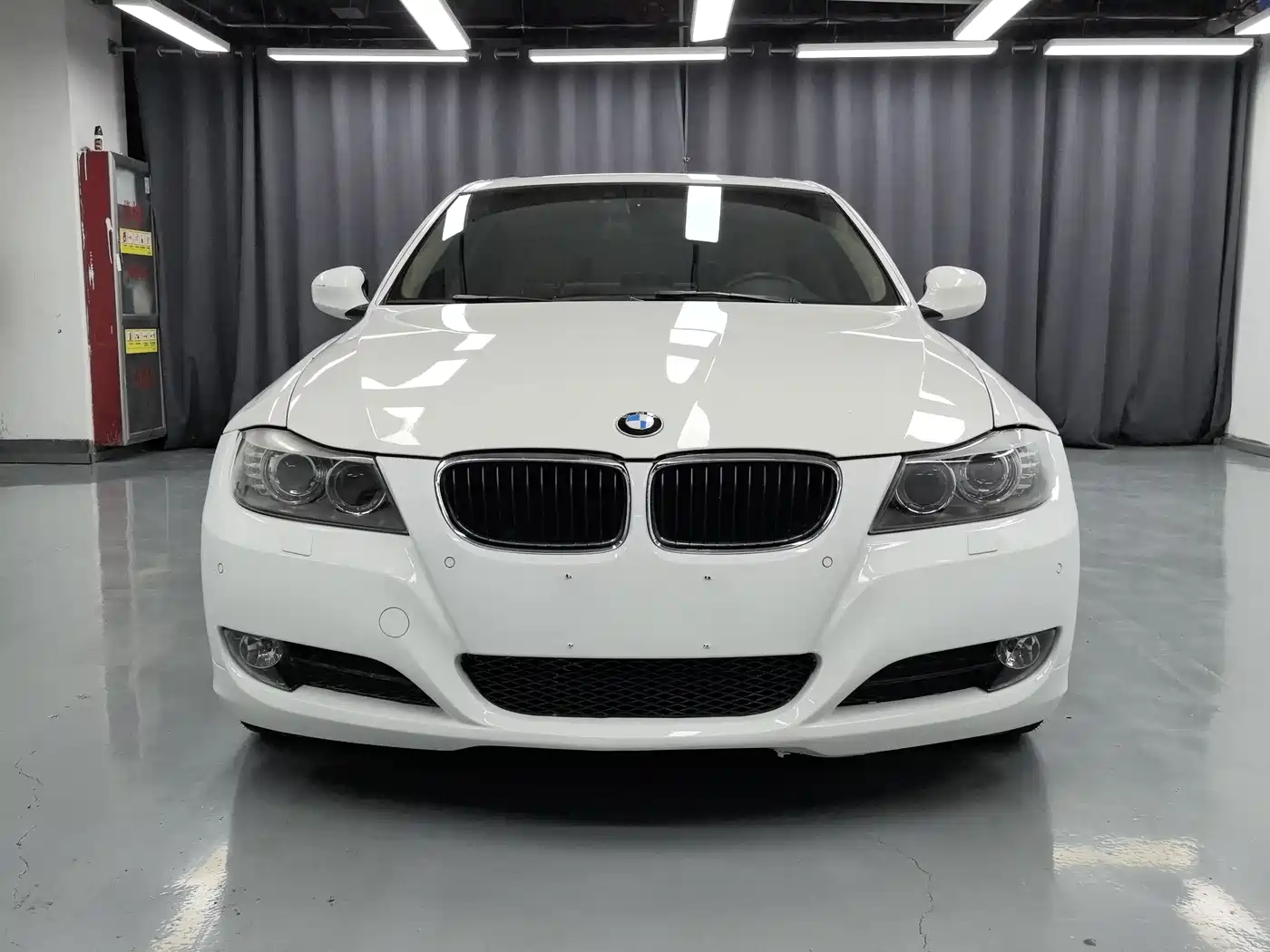BMW 3 Series (Import) 2010 320i Luxury фото 2