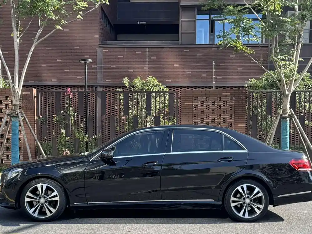 Mercedes-Benz E-Class 2015 Facelift E 180 L Sport фото 12
