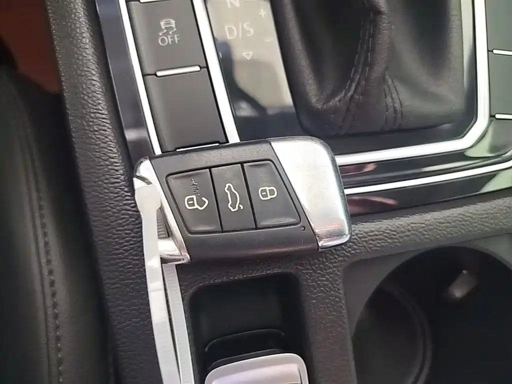Volkswagen Magotan 2017 330TSI DSG Luxury фото 9