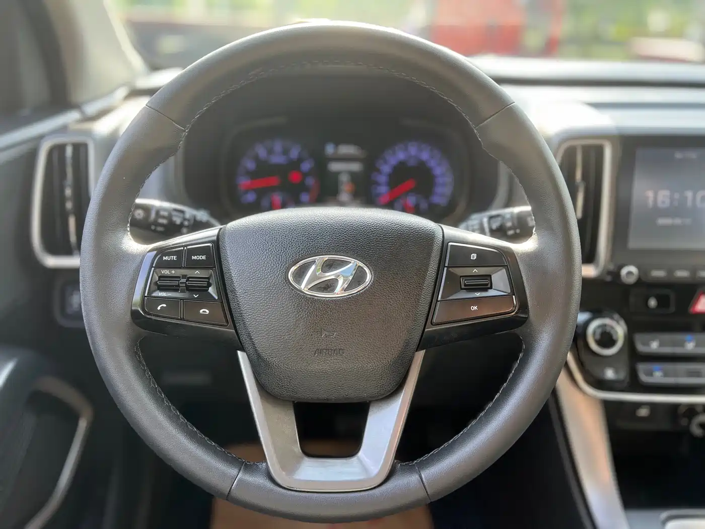 Hyundai Beijing Hyundai ix35 2018 2.0L Automatic 2WD Zhiyong·Enjoyment Edition фото 11