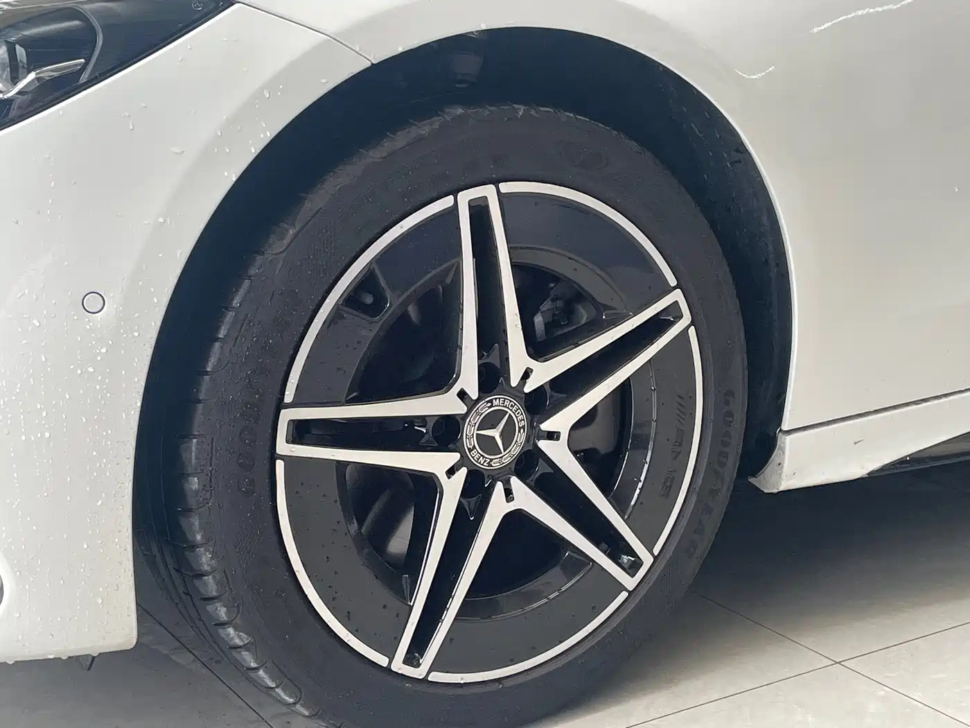 Photo 4 - Mercedes-Benz C-Class