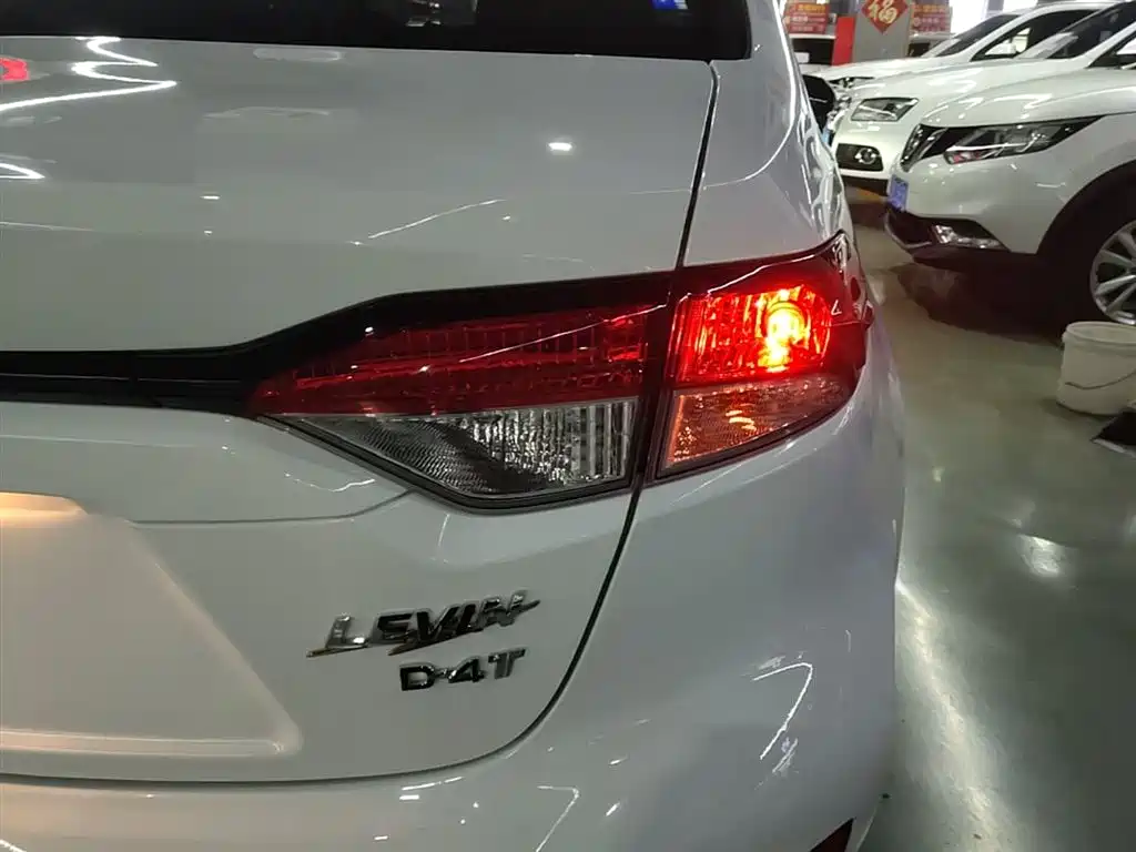 Toyota Levin 2022 185T CVT Luxury Edition фото 8