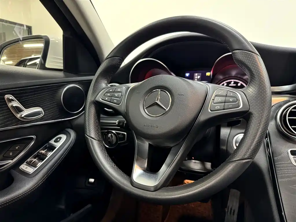 Mercedes-Benz C-Class (Import) 2018 C 200 Estate фото 13