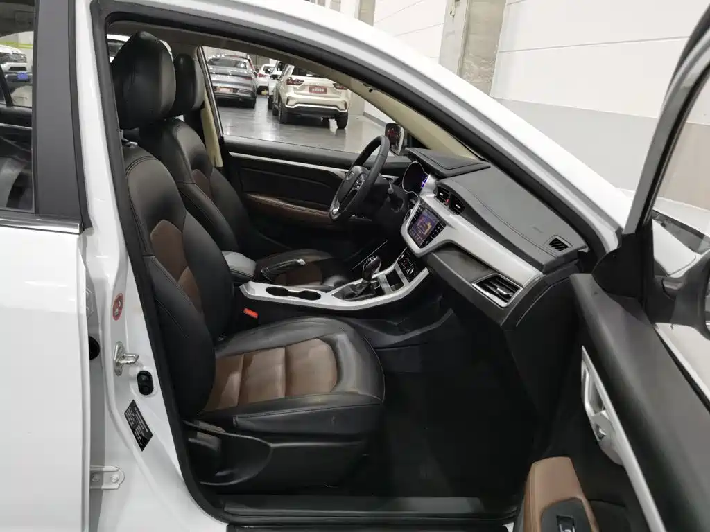 Photo 23 - Geely Vision