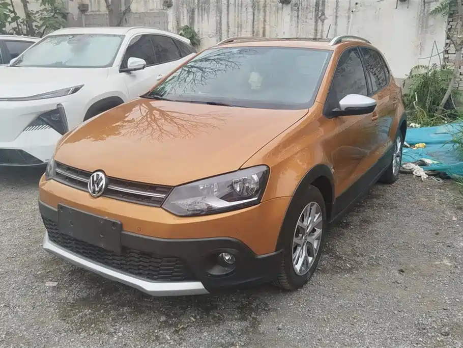 Volkswagen Polo 2016 1.6L Cross Polo Automatic