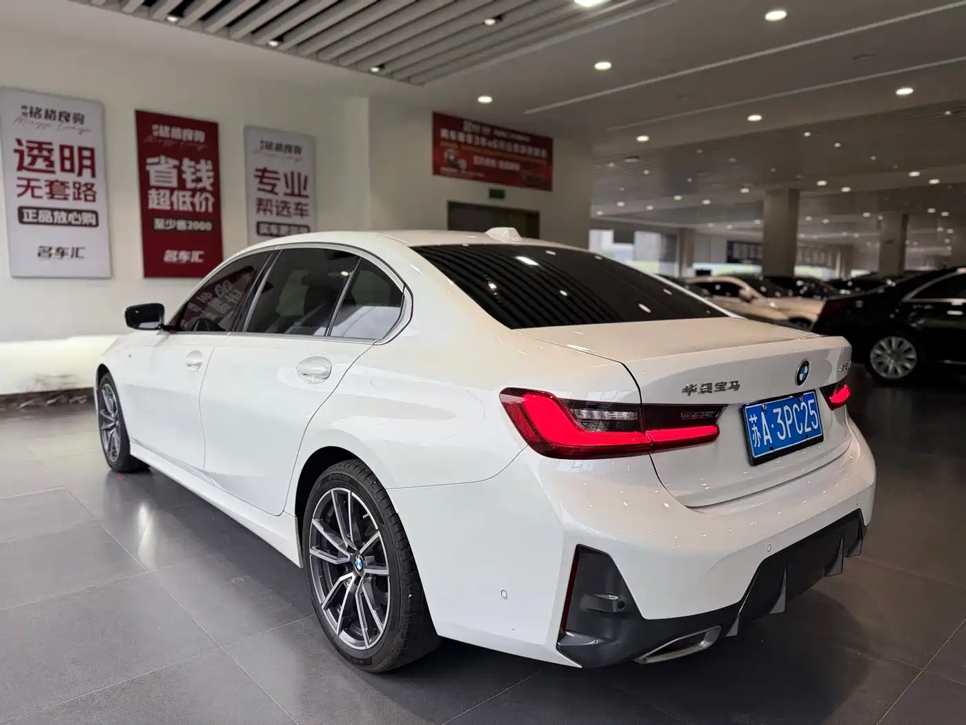 BMW 3 Series 2023 325Li M Sport Package фото 4