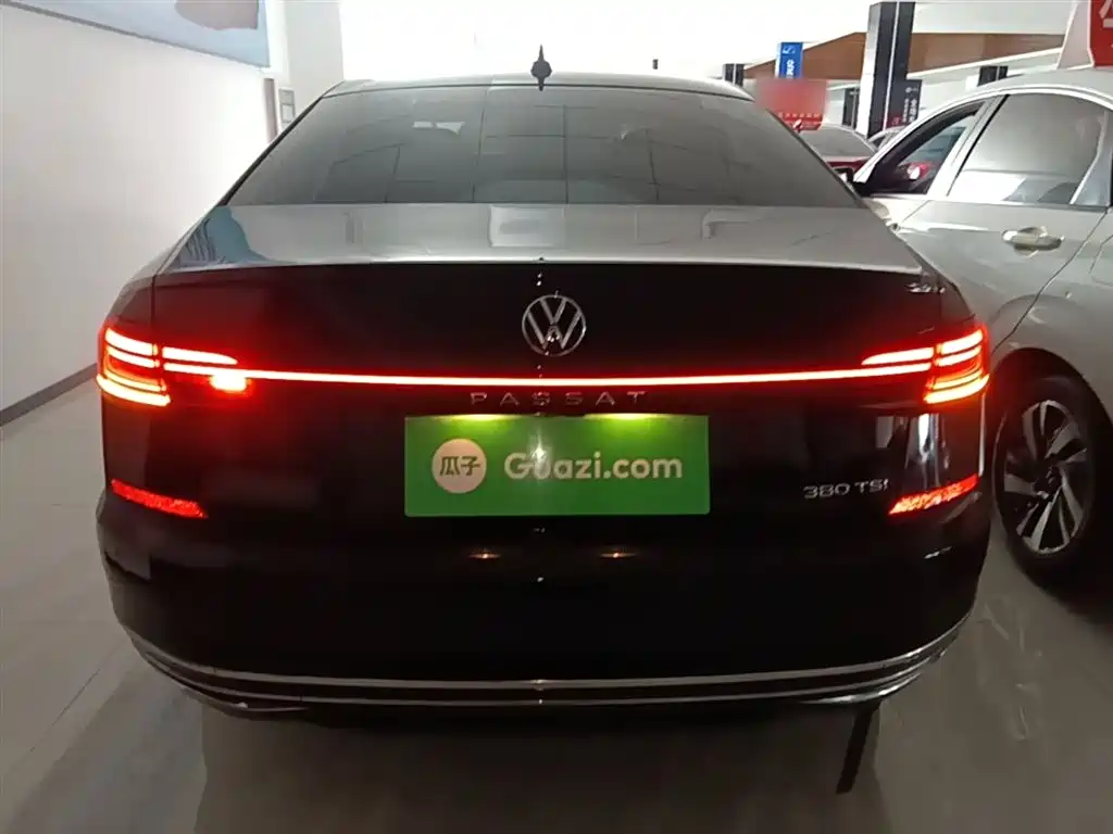 Volkswagen Passat 2025 Outstanding 380TSI Starlight Dragon Soaring Edition фото 6