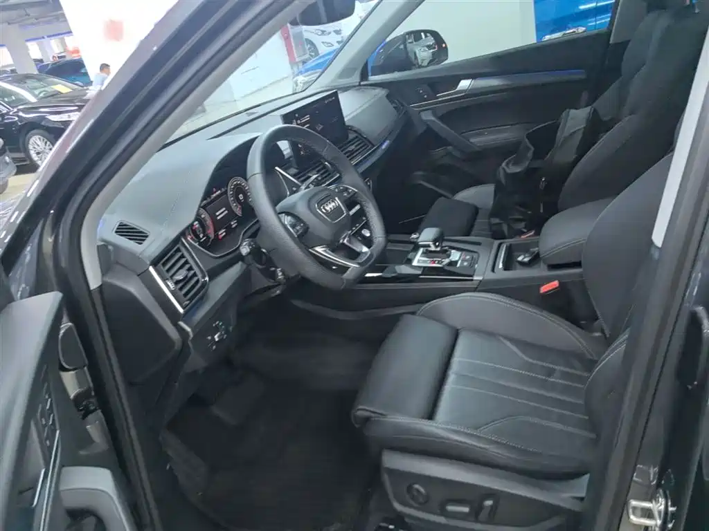 Audi Q5L 2022 Facelift 45T Luxury Dynamic фото 15