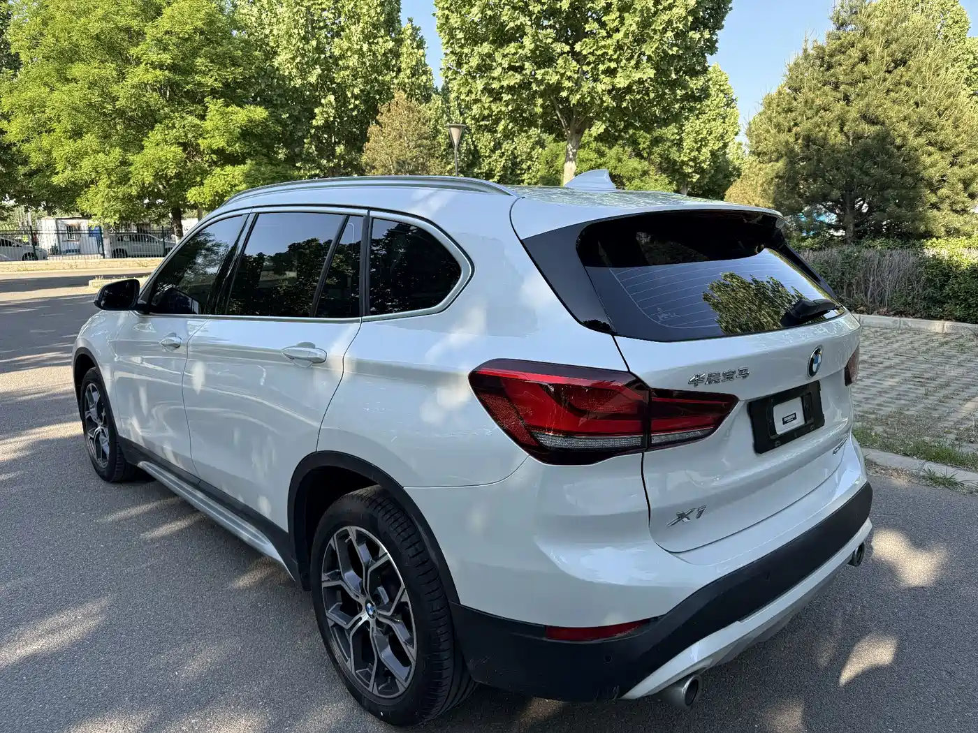 BMW X1 2022 sDrive20Li Fashion фото 3
