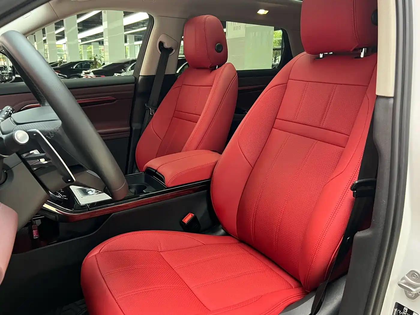Land Rover Range Rover Evoque 2023 Range Rover Evoque L 249PS Luxury Edition фото 9