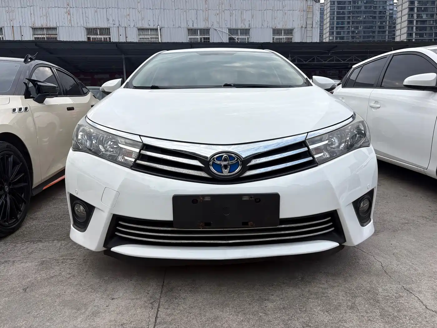 Toyota Corolla 2014 1.6L Manual GL-i фото 2