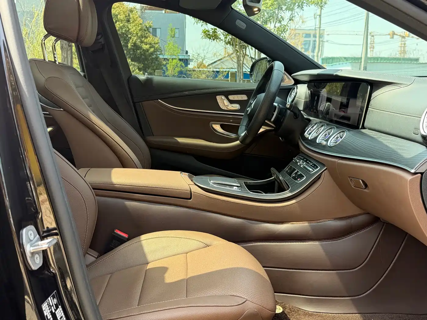 Mercedes-Benz E-Class 2023 E 300 L Luxury фото 5