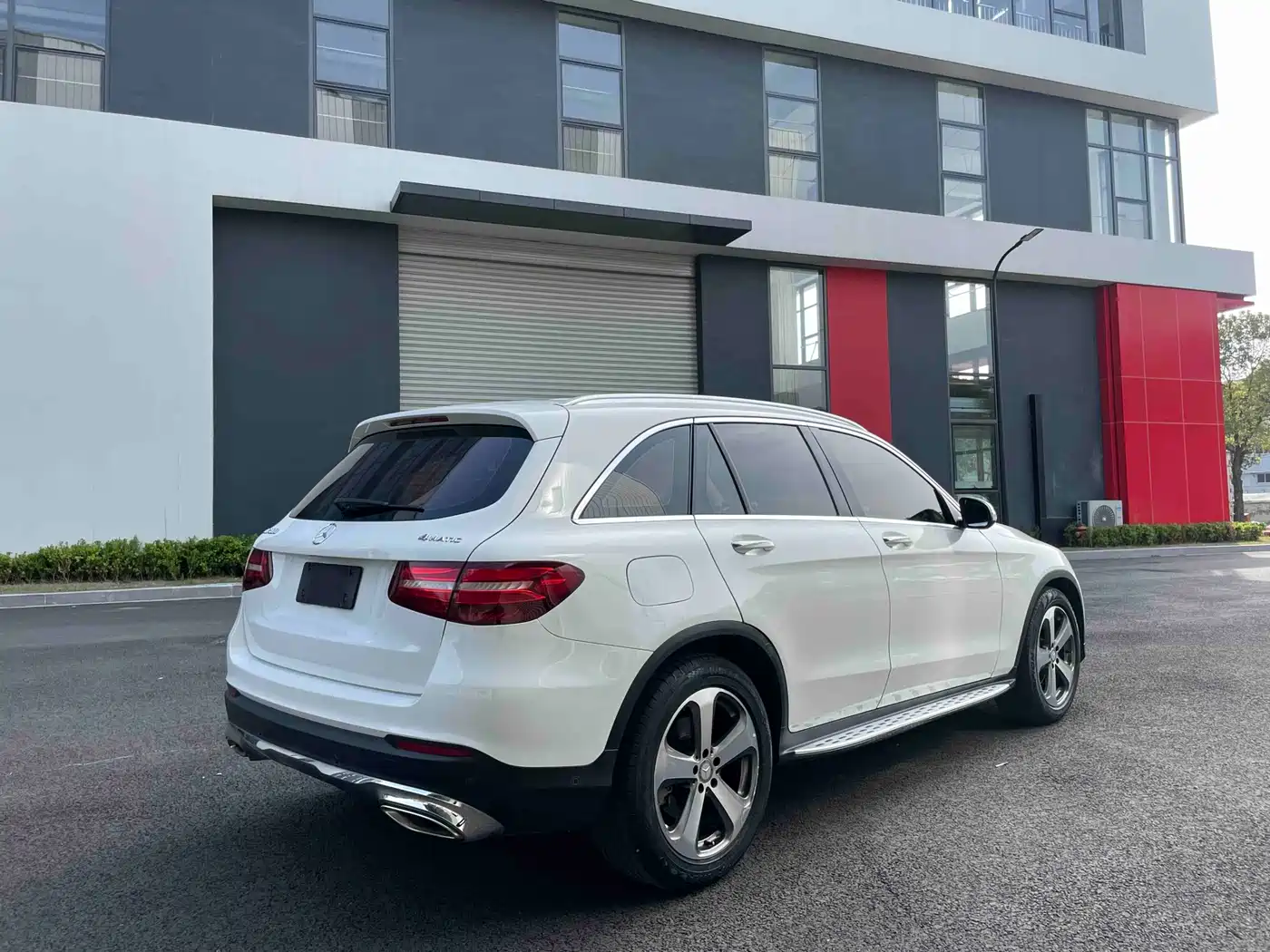 Mercedes-Benz GLC 2016 GLC 300 4MATIC Dynamic фото 4