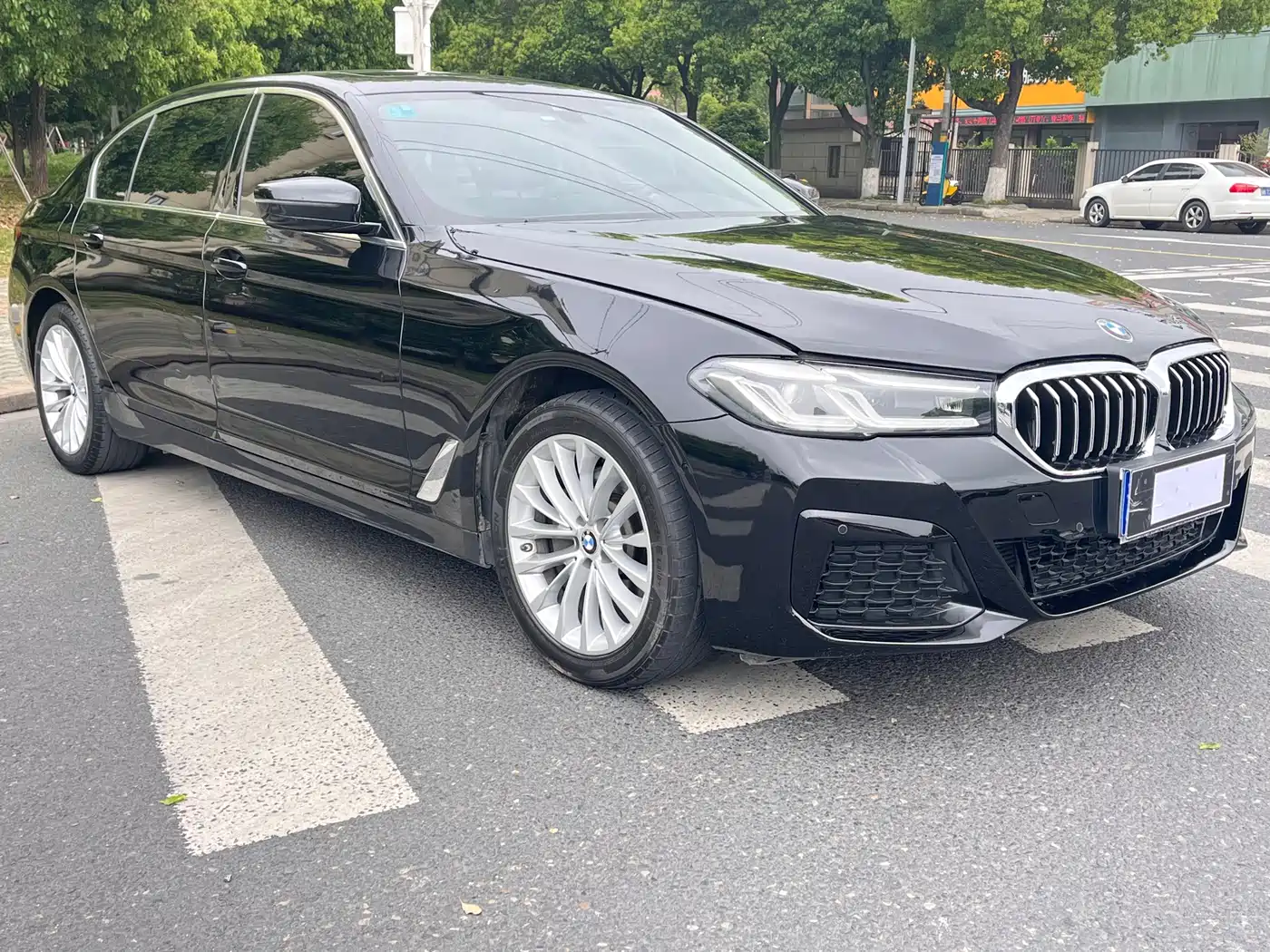 BMW 5 Series 2021 525Li M Sport Package фото 3