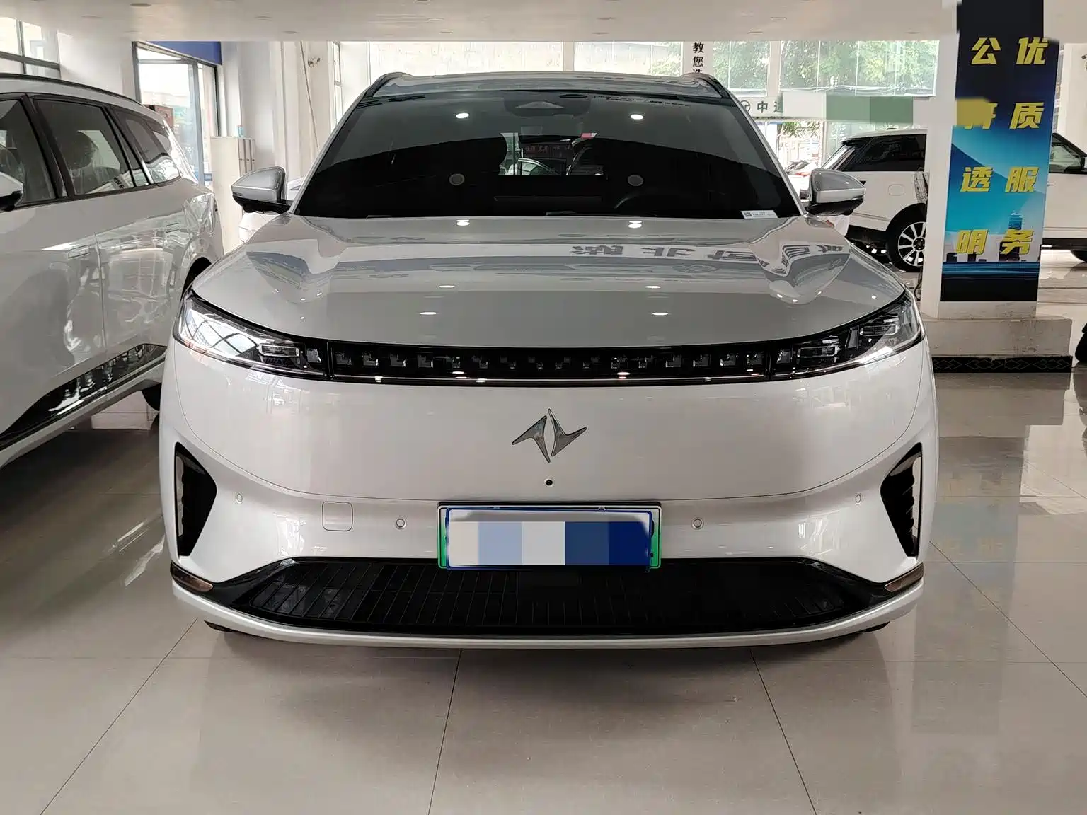 Фото 2 - Dongfeng Yipai eπ008
