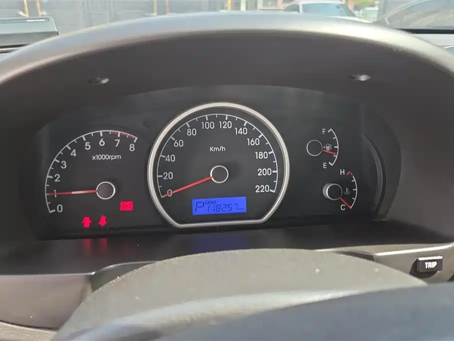 Hyundai Elantra 2011 1.6L Automatic Comfort фото 14