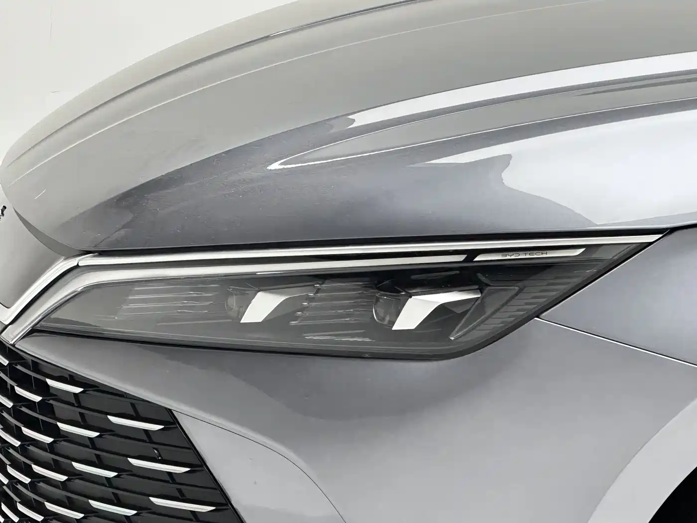 BYD Qin L 2024 DM-i 120KM Excellence Model фото 10