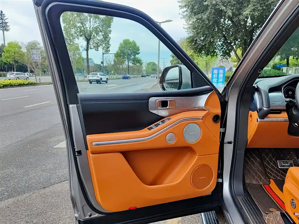 TANK TANK 700 NEW ENERGY