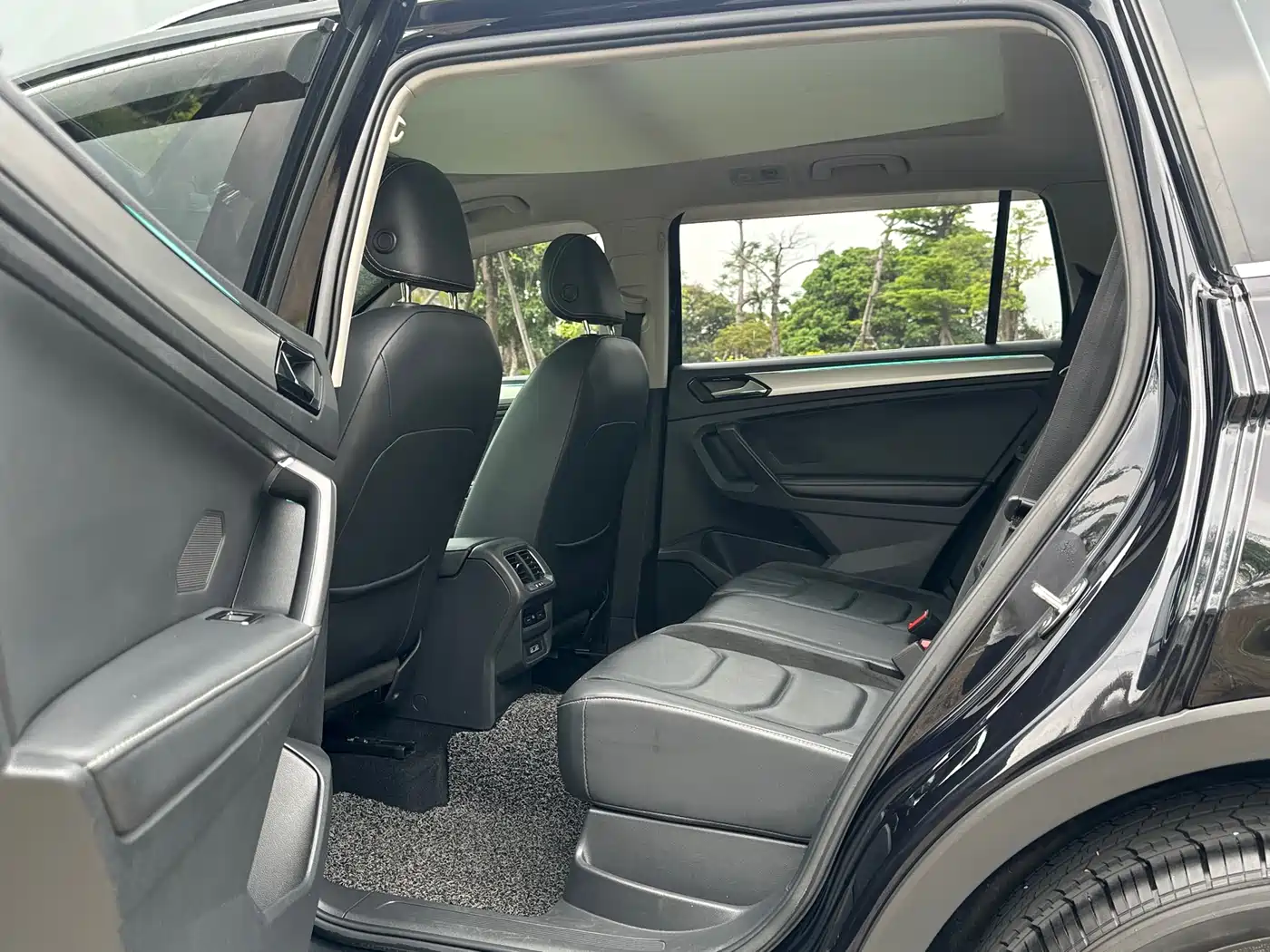 Volkswagen Tiguan L 2017 330TSI Automatic 2WD Luxury Edition фото 12
