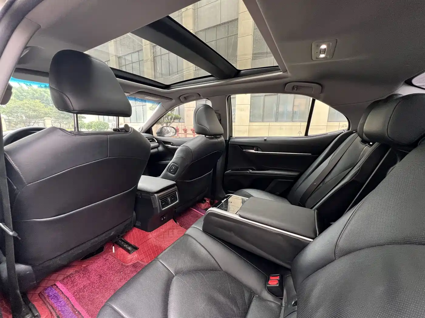 Toyota Camry 2018 2.5Q Flagship Edition фото 12