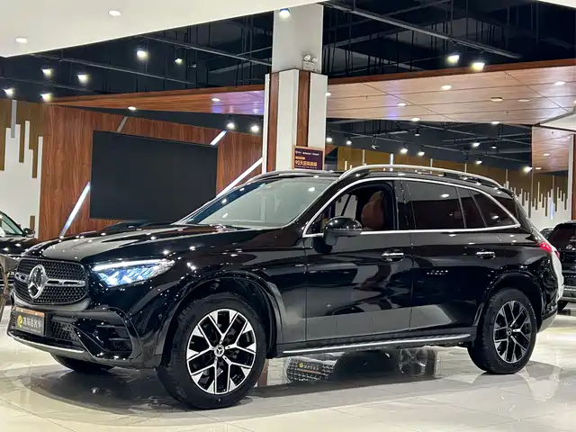 MERCEDES-BENZ GLC