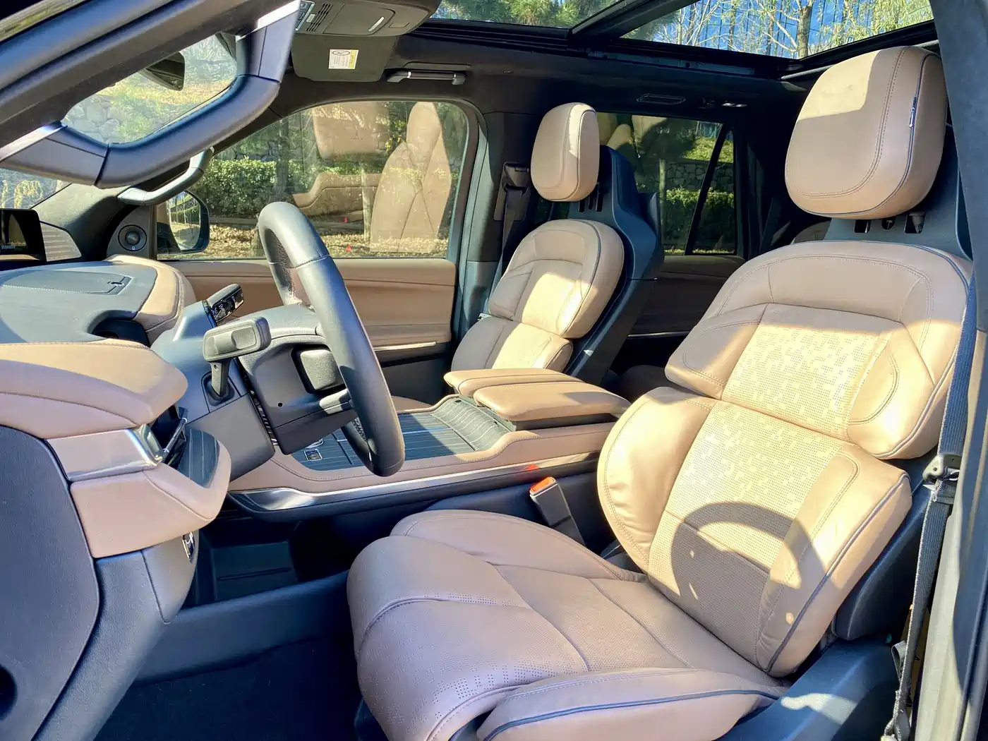 Lincoln Navigator 2025 3.5T Presidential Edition фото 9