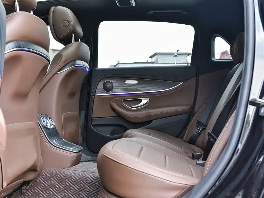 Mercedes-Benz E-Class 2022 E 300 L Sport Fashion фото 11
