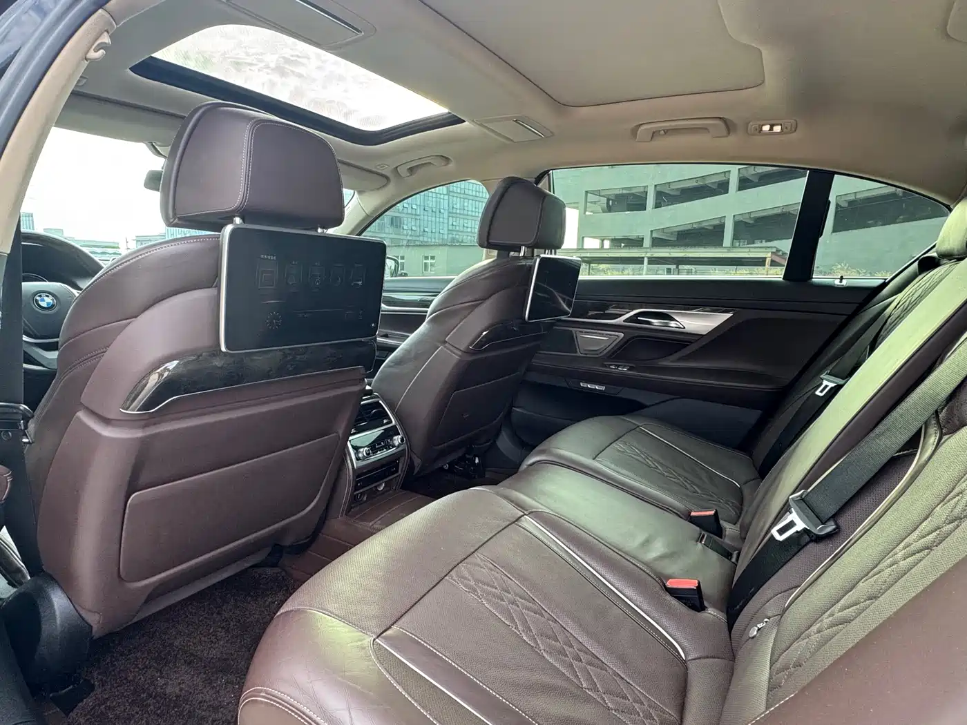 BMW 7 Series 2016 730Li Luxury фото 16