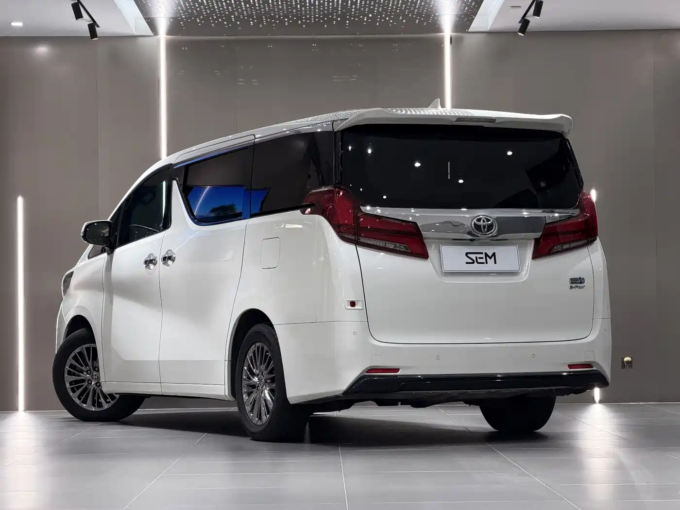 Toyota Vellfire 2021 Crown Hybrid 2.5L HV Luxury Edition фото 6